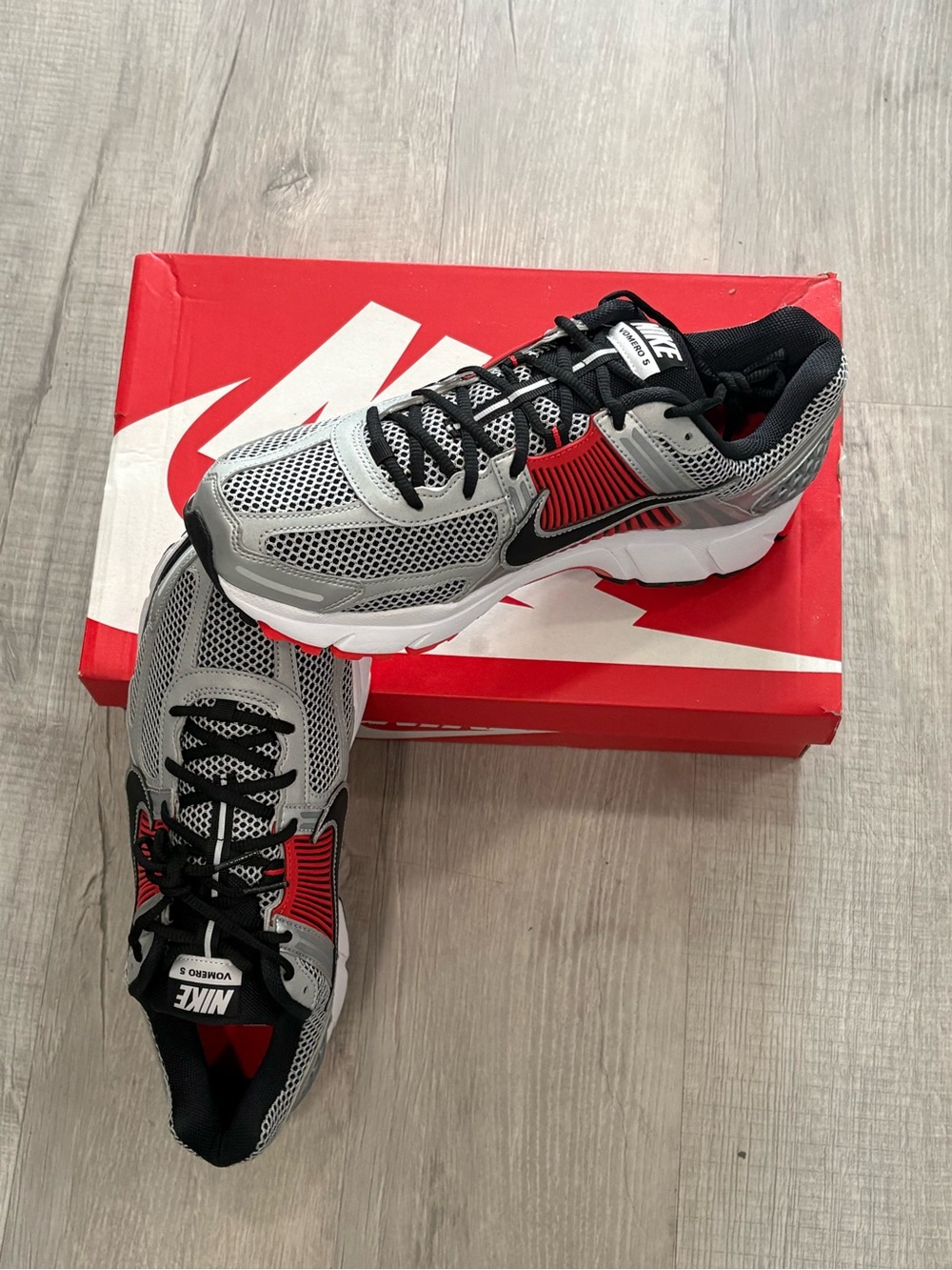 Nike Running Sneakers in Grey, Black & Red BNWT size 13 AT-6/22